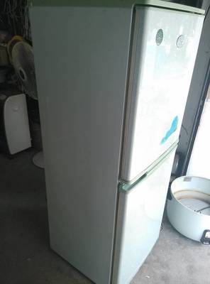 容聲冰箱196升 8成新僅售600元，老款機型制冷強勁，性價比之選
